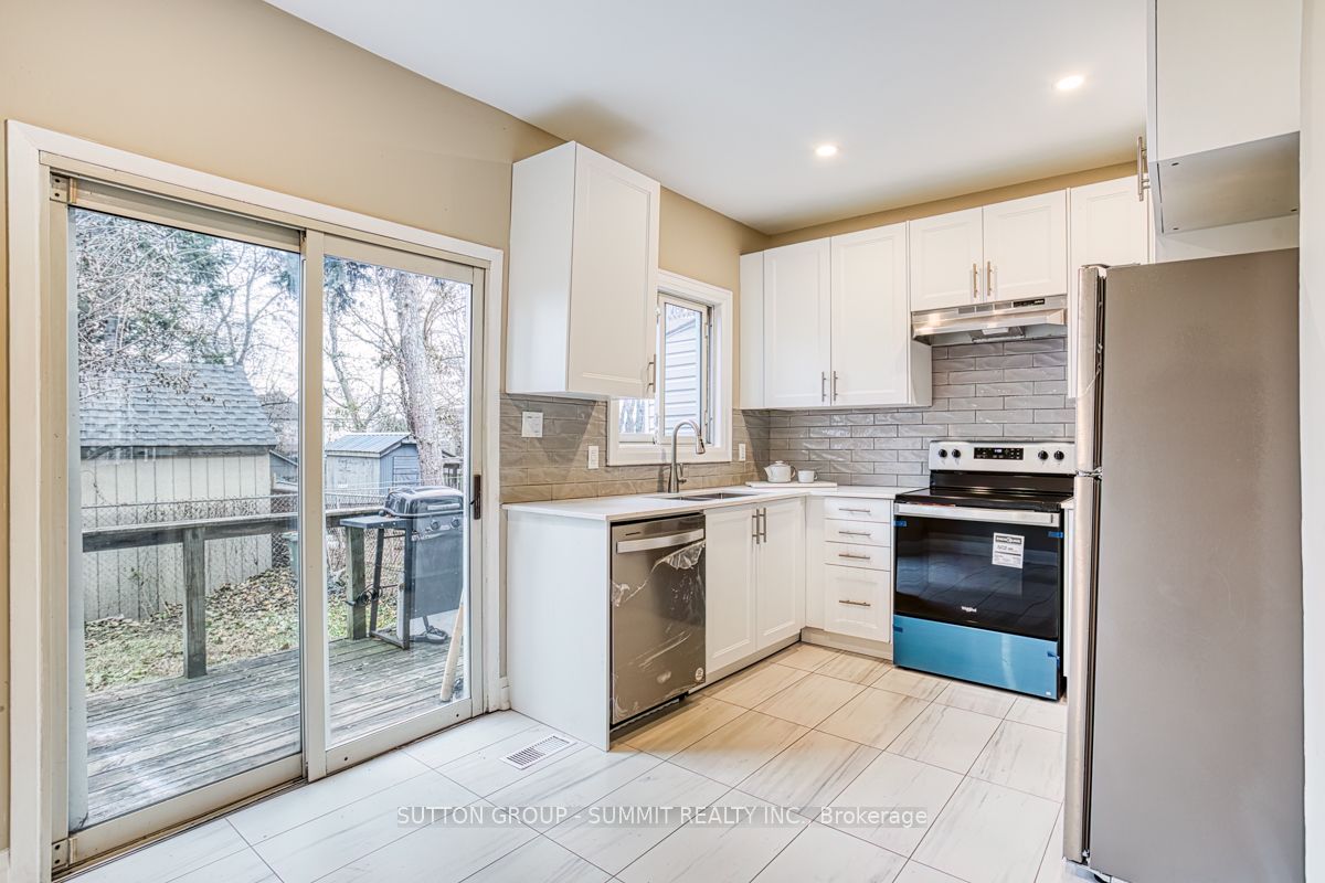 570 John St N Property Photo 13