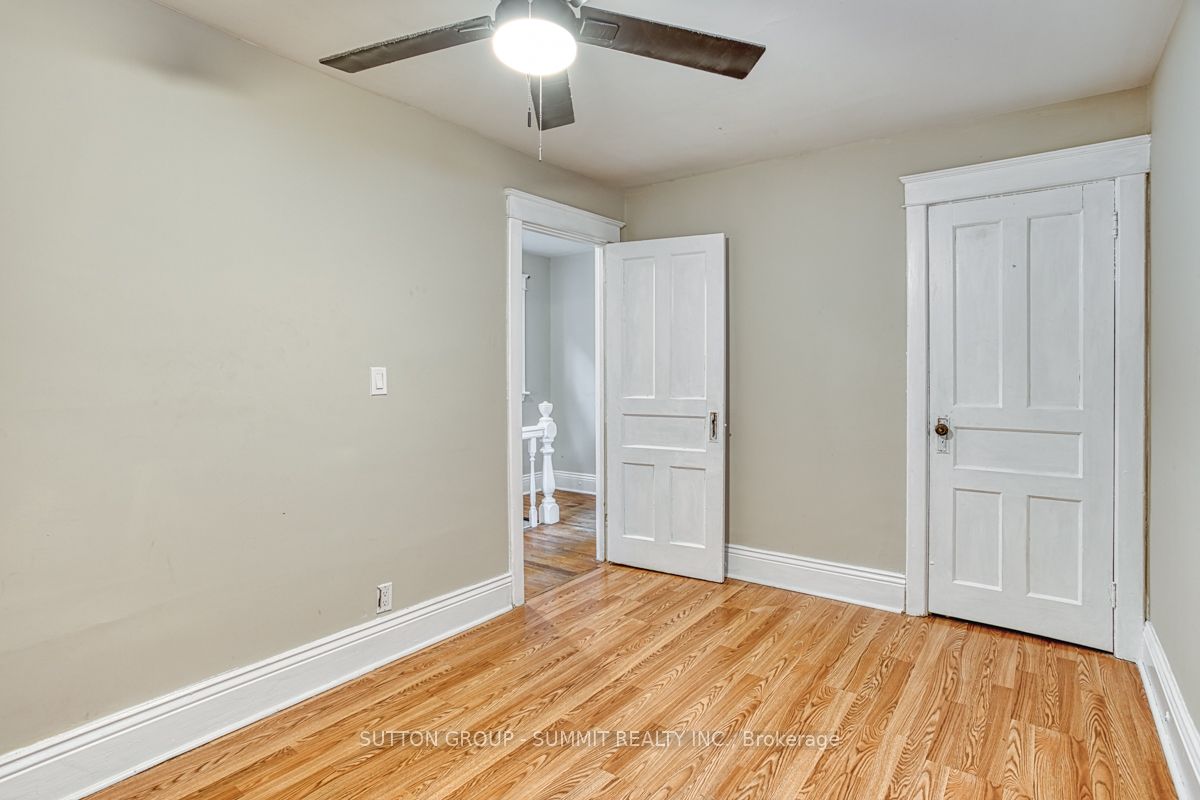 570 John St N Property Photo 24