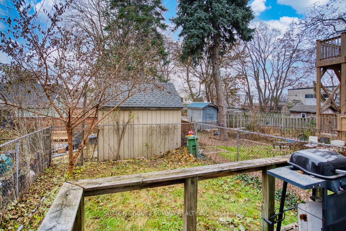 570 John St N Property Photo 28