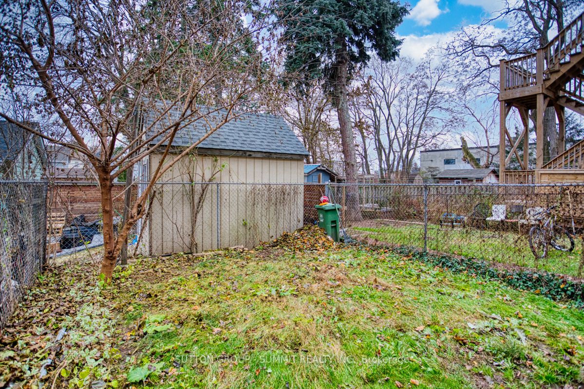 570 John St N Property Photo 29