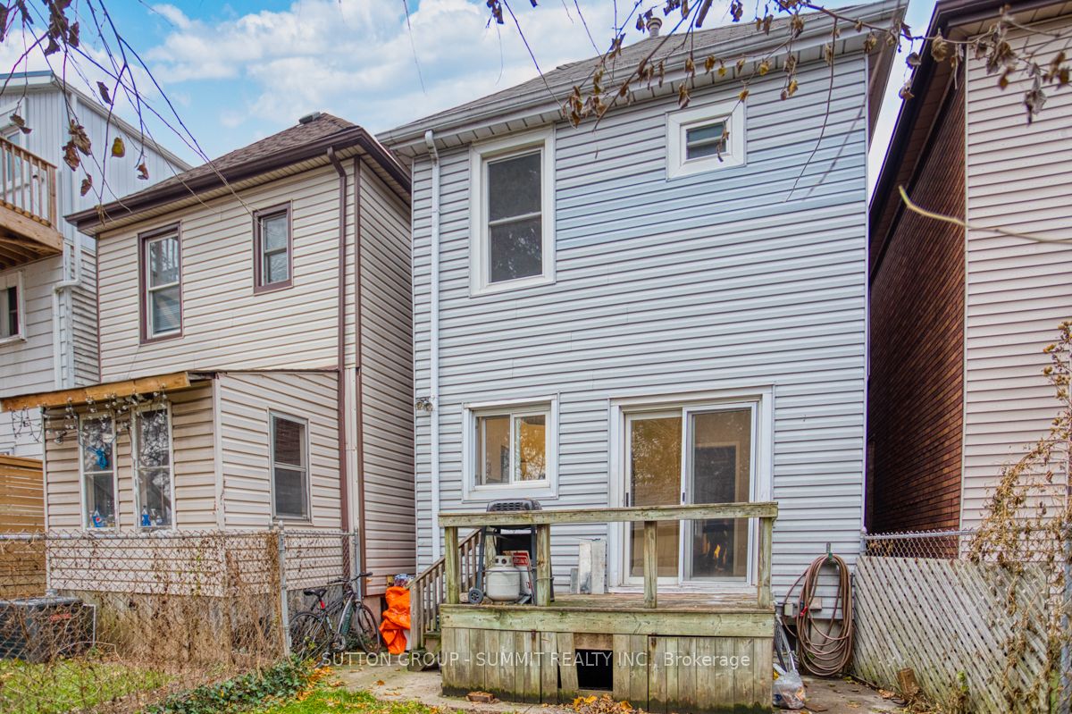 570 John St N Property Photo 30