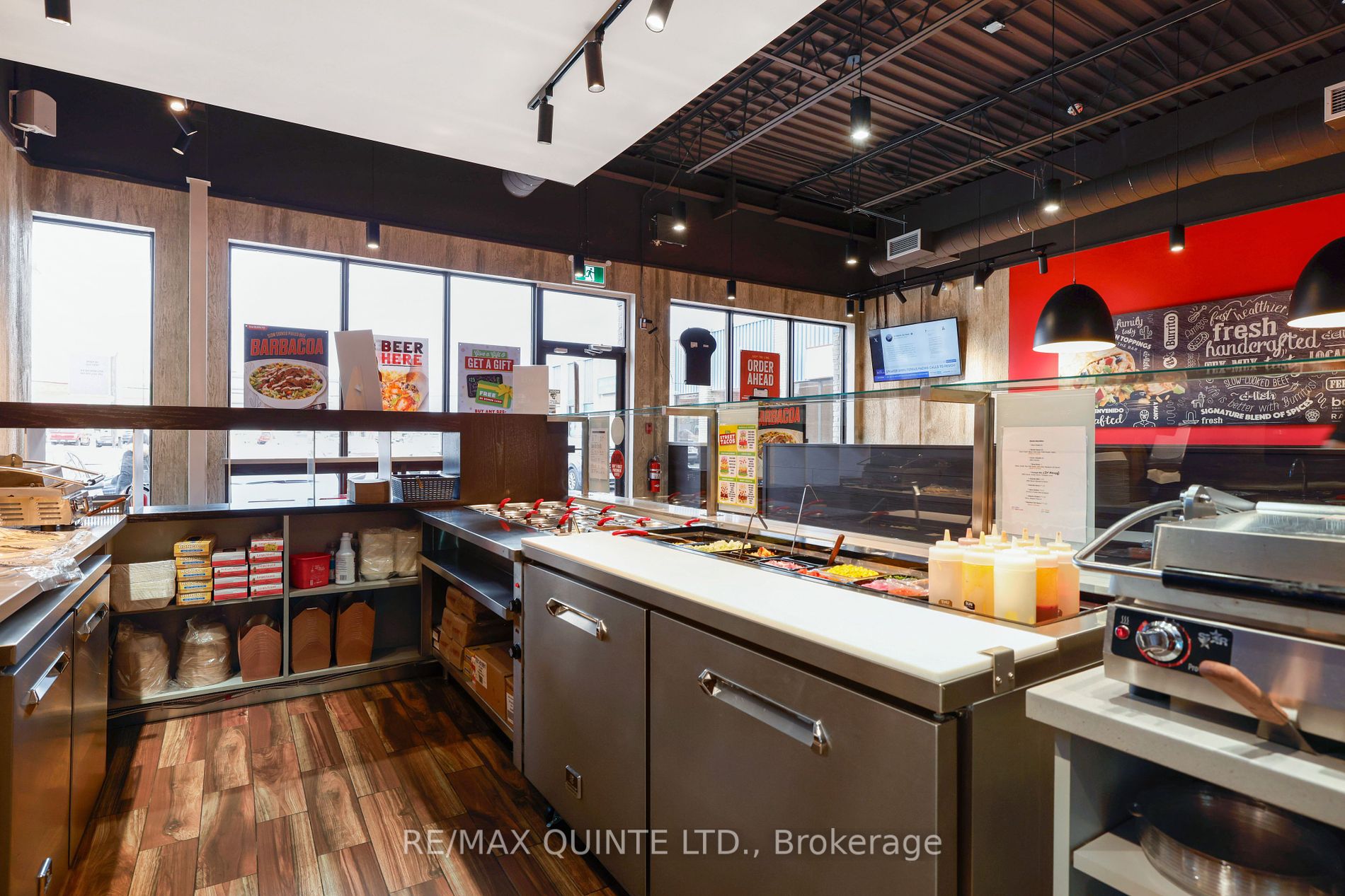 257 Dundas St E Property Photo 12