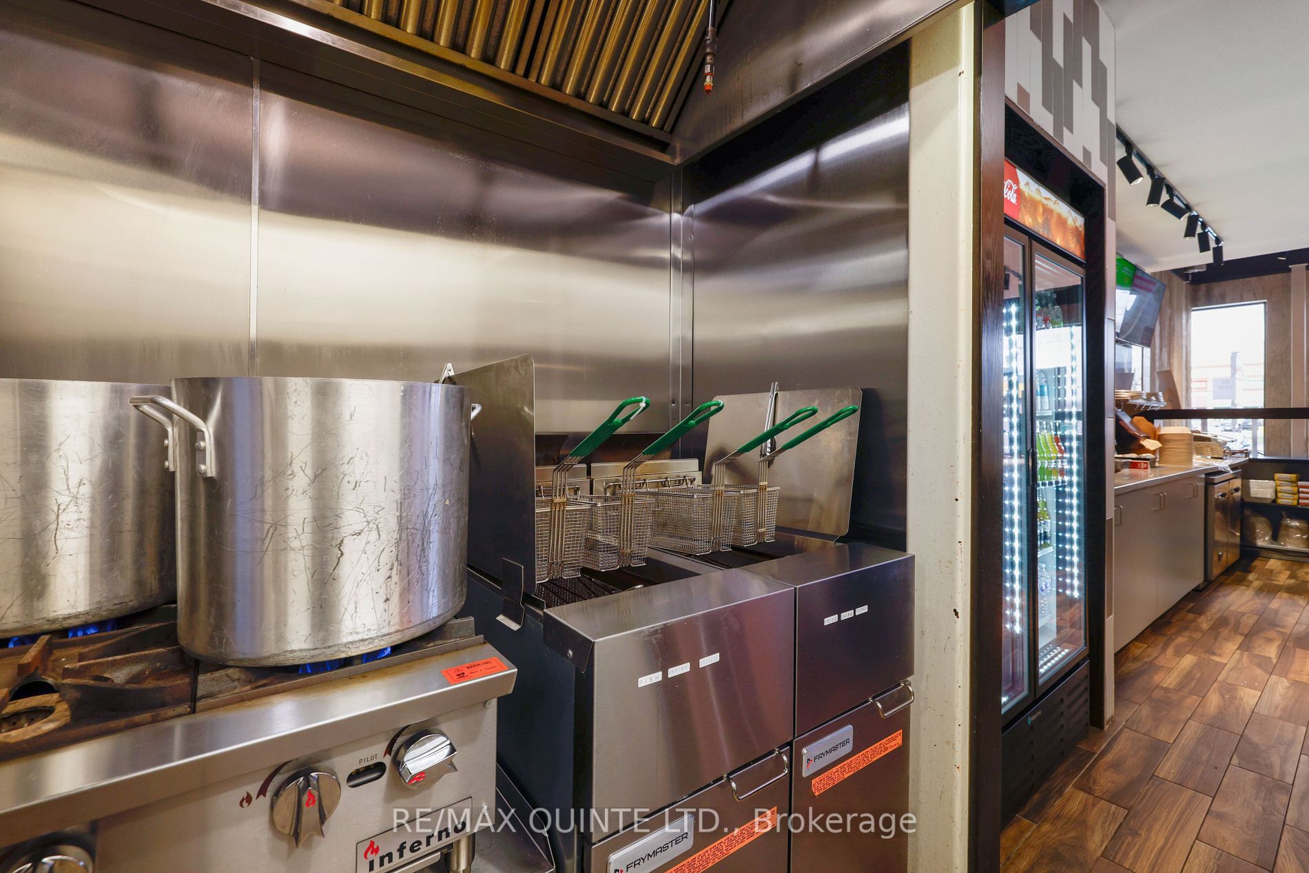 257 Dundas St E Property Photo 18