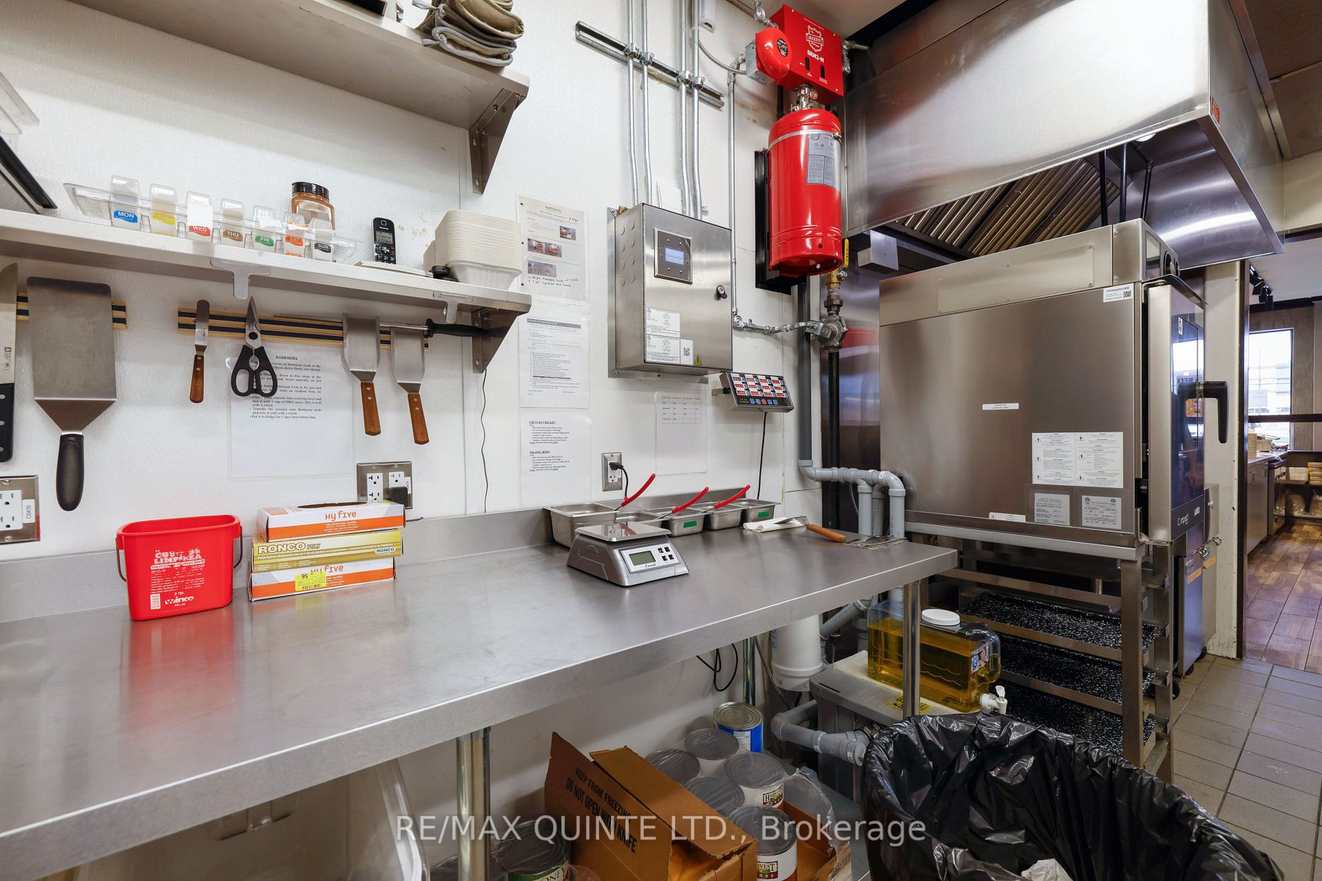 257 Dundas St E Property Photo 24