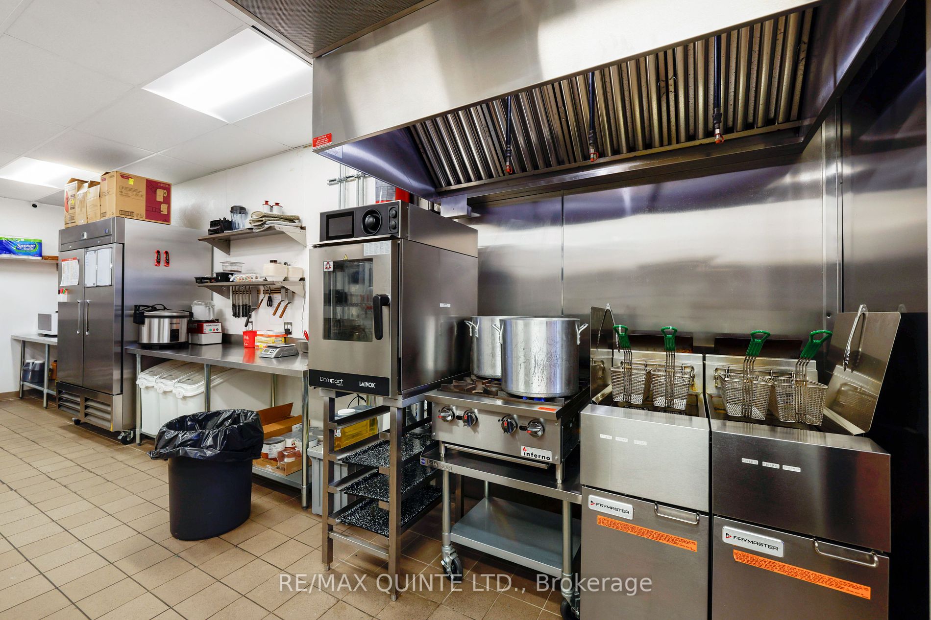 257 Dundas St E Property Photo 25