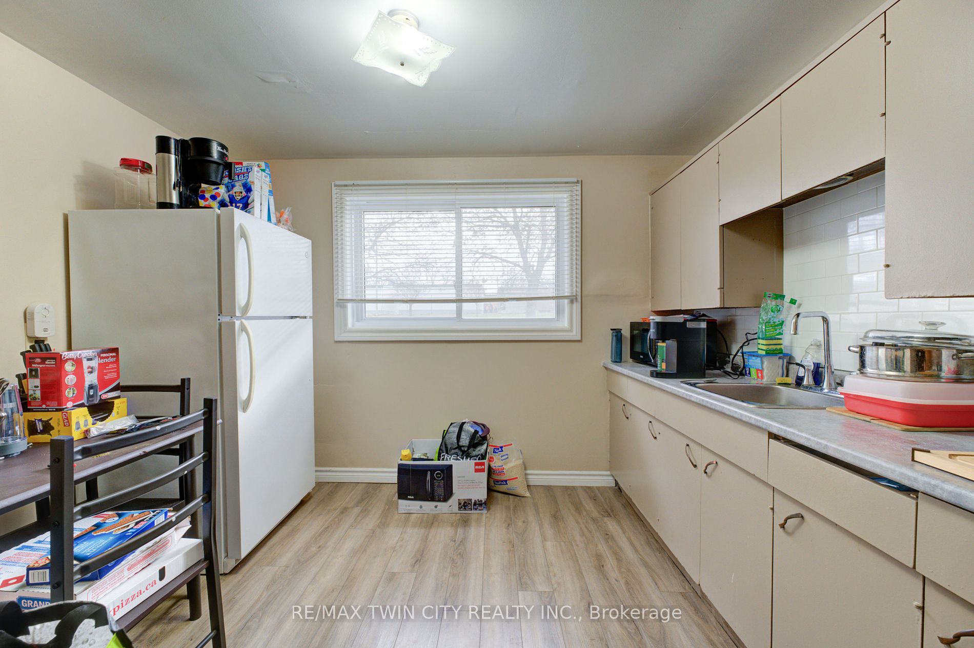 358 Grey St Property Photo 7