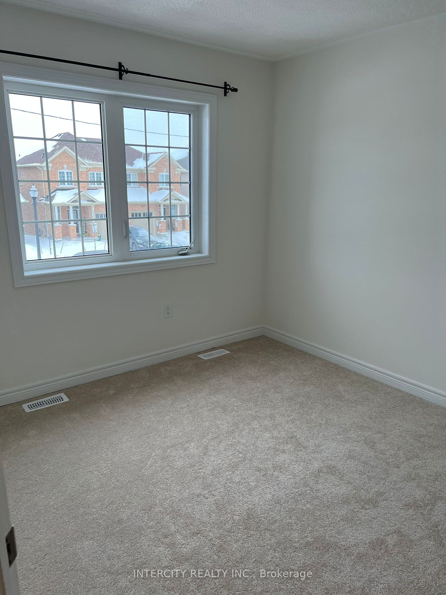 522 Brooks St Property Photo 6