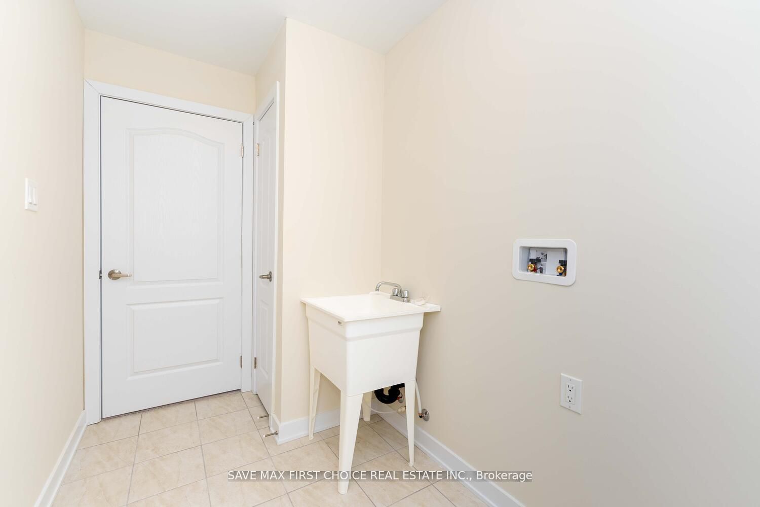 245 Eastbridge Ave Property Photo 17