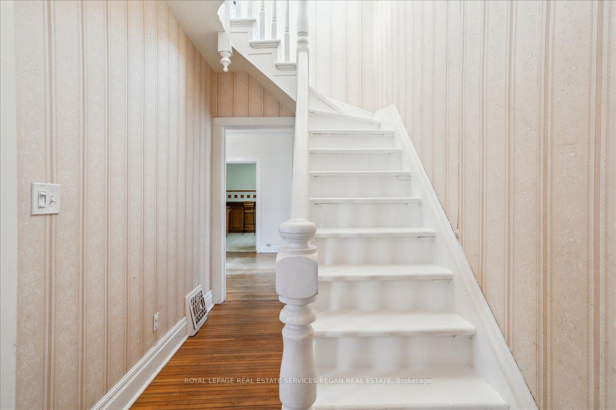 167 John St Property Photo 6