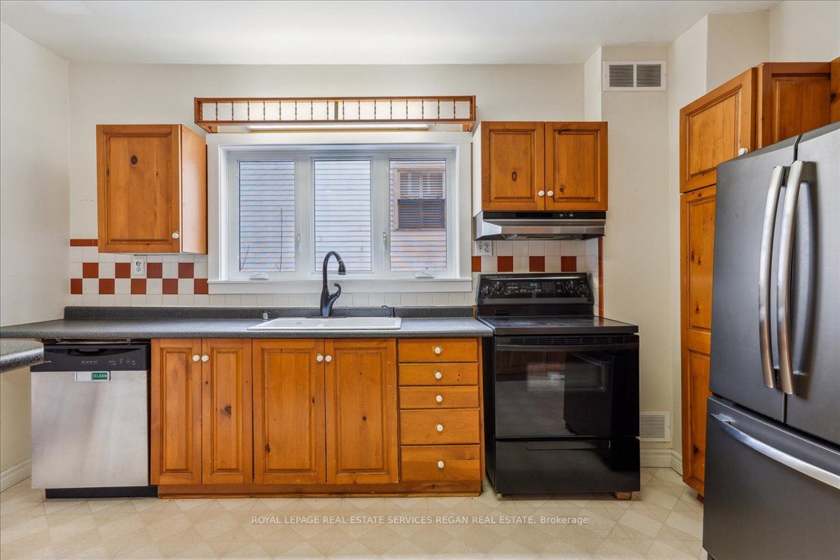 167 John St Property Photo 18