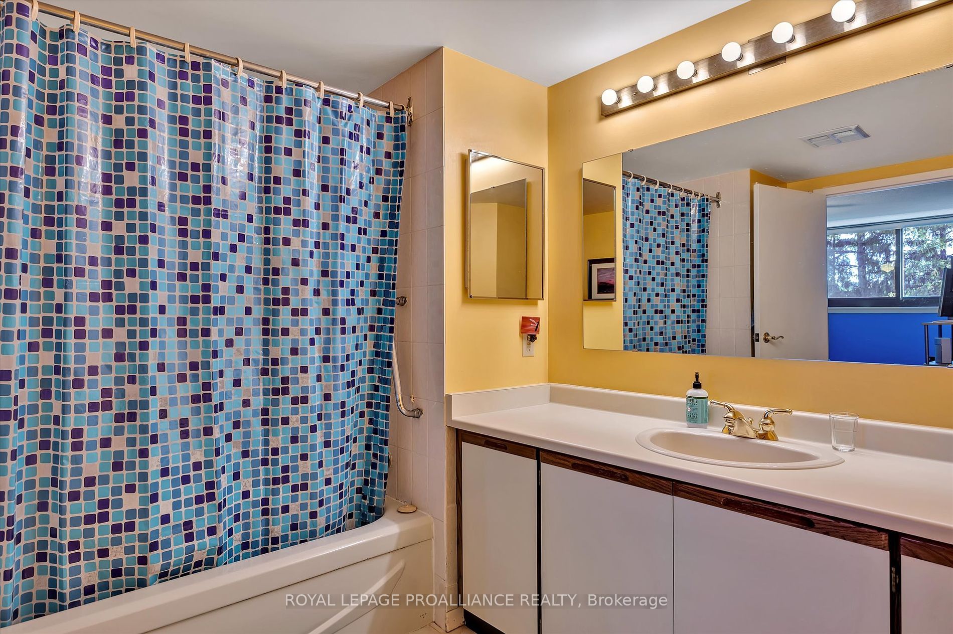 885 Clonsilla Ave 1 Property Photo 22