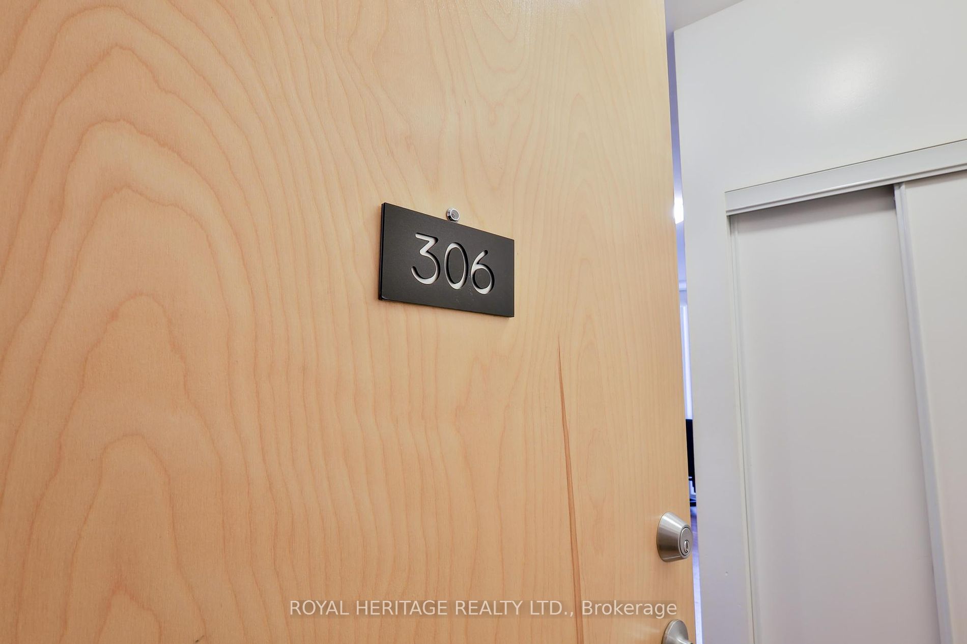 360 Cumberland St 306 Property Photo 3