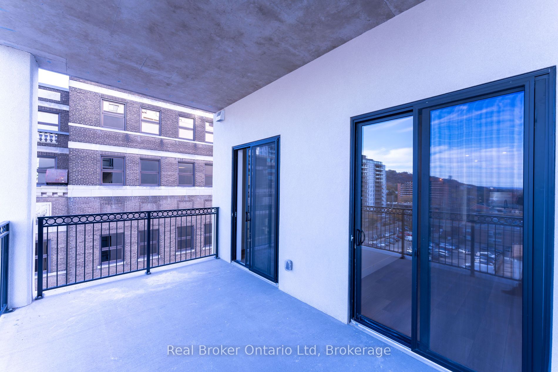 169 James St S Property Photo 13