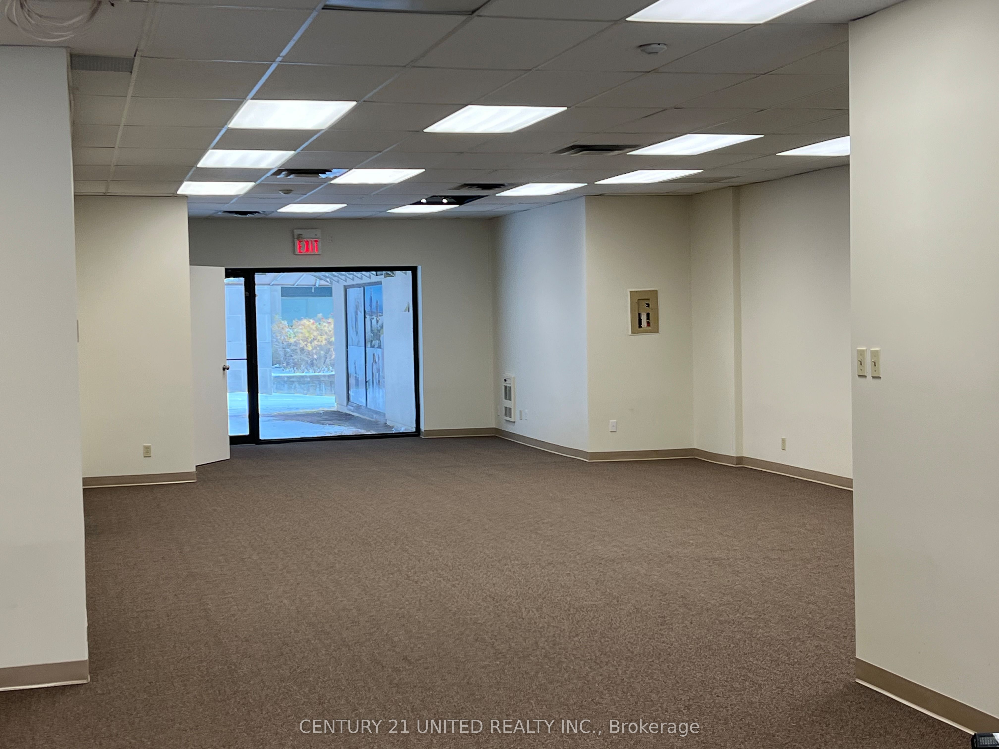 183 Simcoe Street Property Photo 5