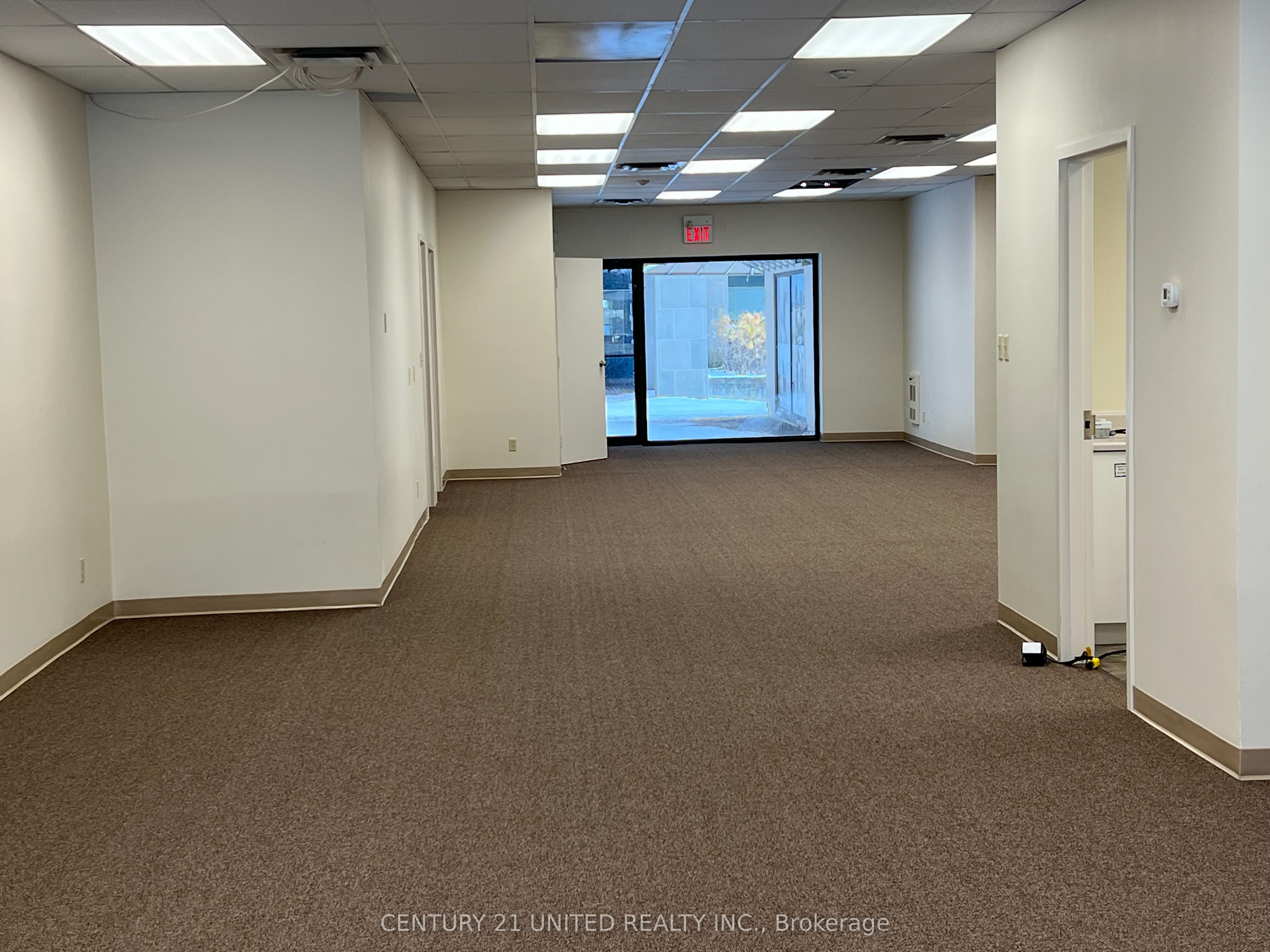 183 Simcoe Street Property Photo 6