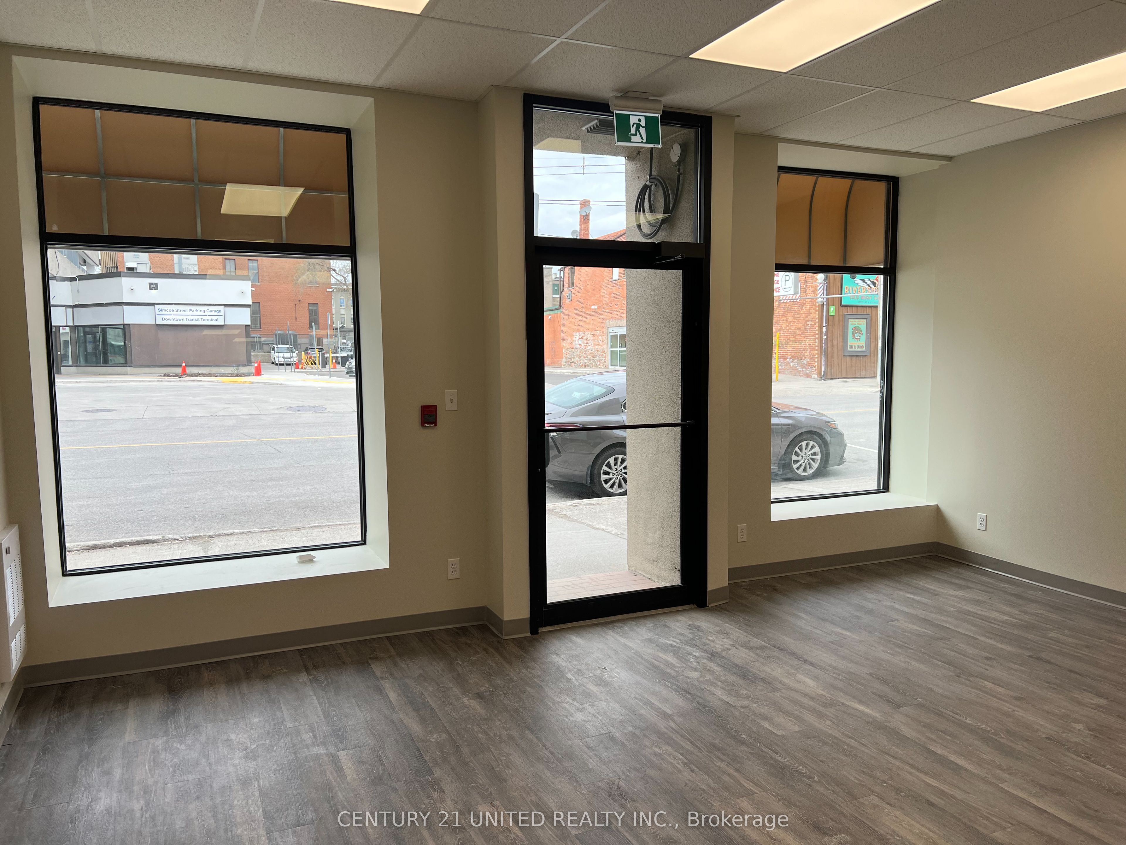 187 Simcoe Street Property Photo 3