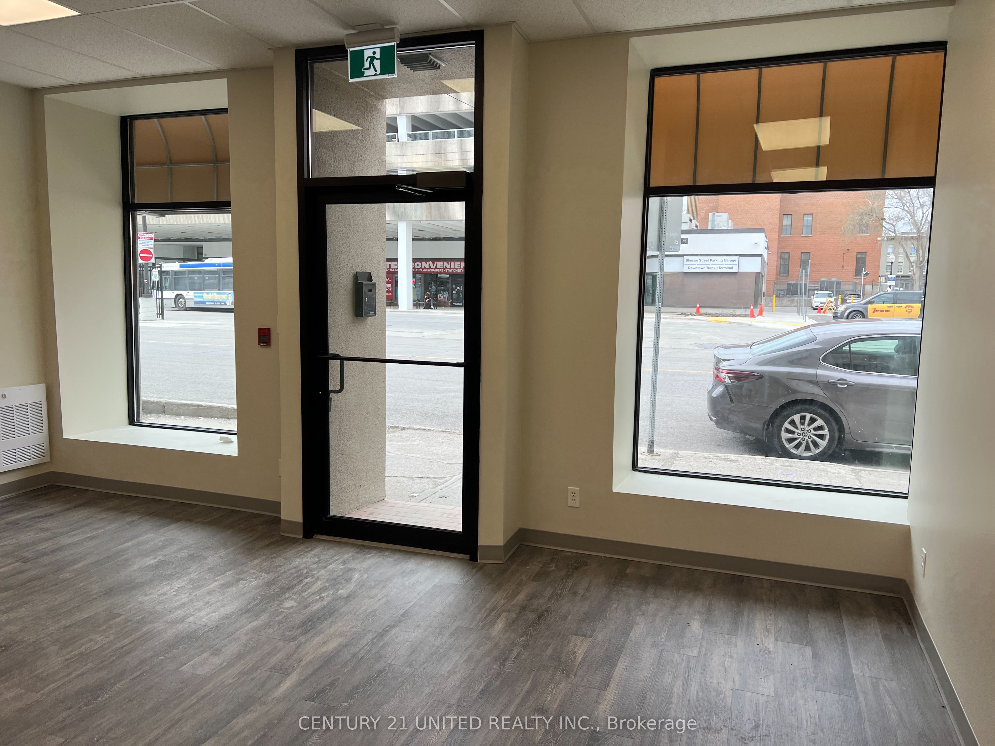 187 Simcoe Street Property Photo 4