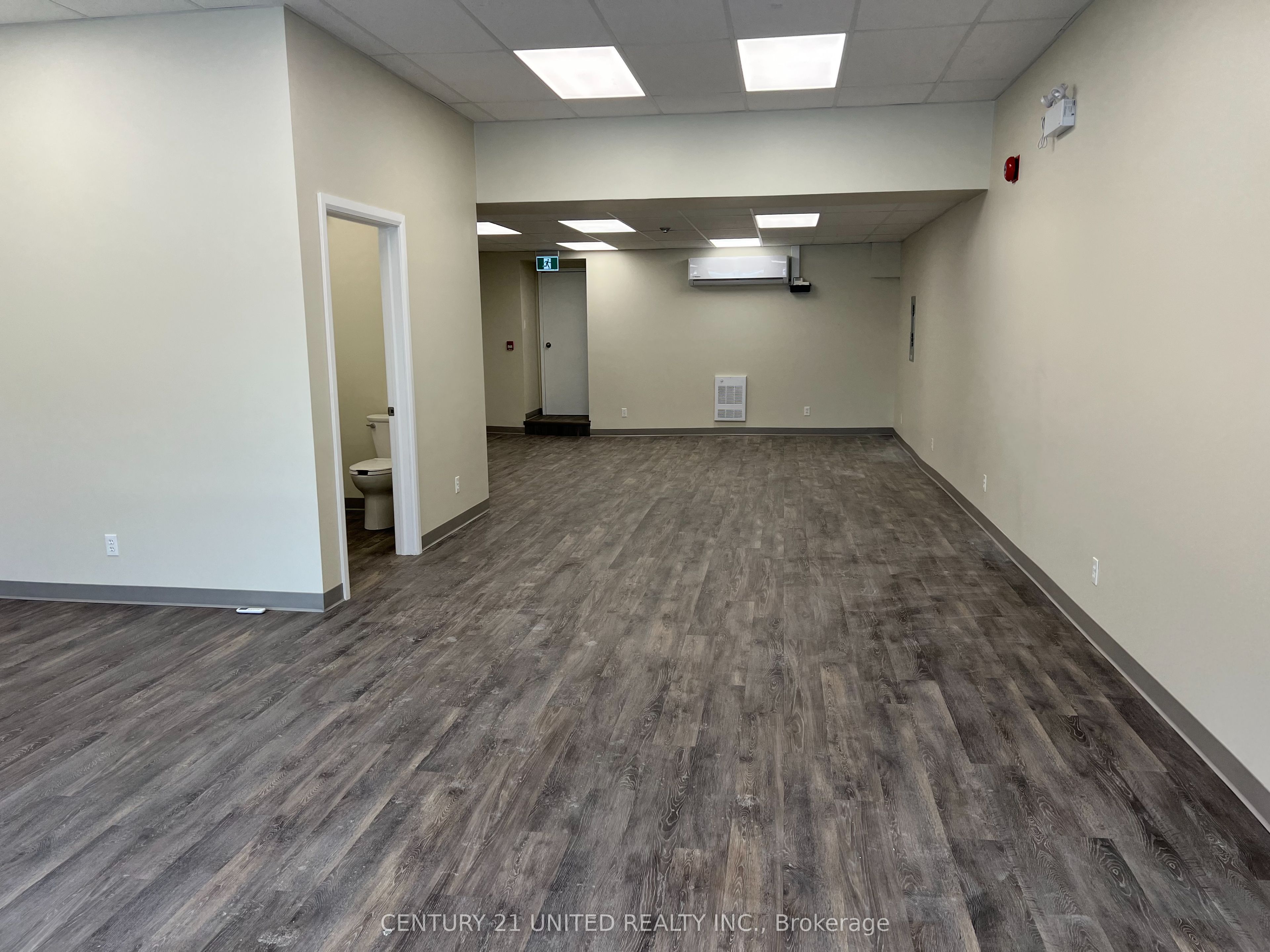 187 Simcoe Street Property Photo 5