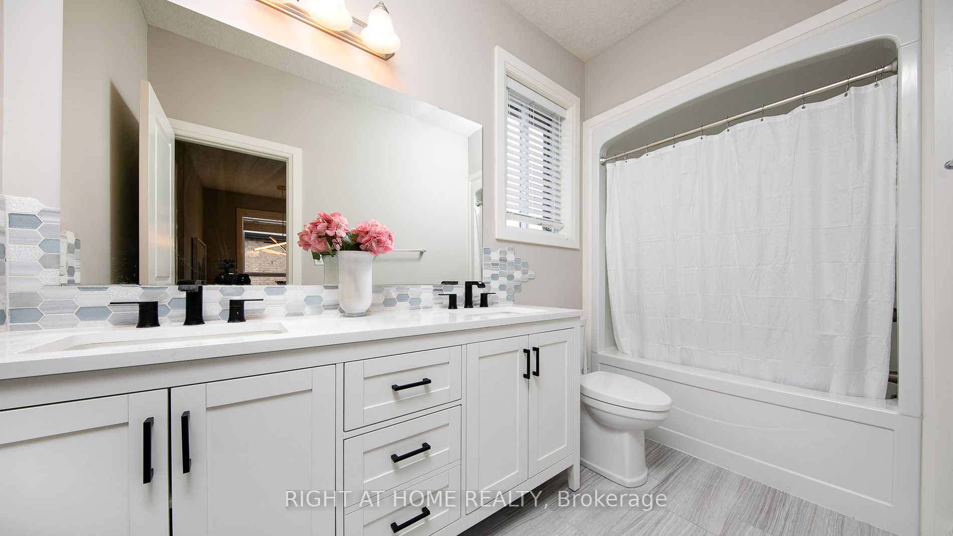 206 Spring Garden Dr Property Photo 23