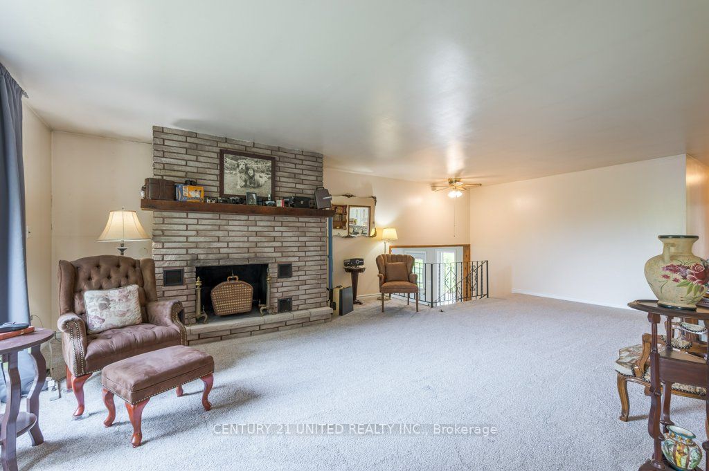 8 Ella Pl Property Photo 12