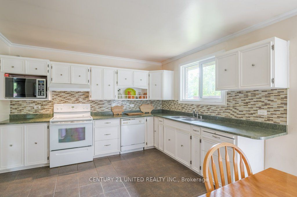 8 Ella Pl Property Photo 16
