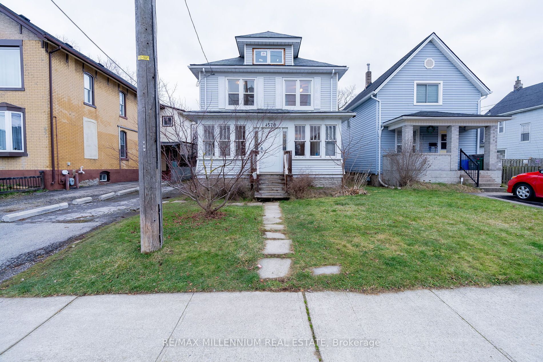 4578 Second Ave Property Photo 1
