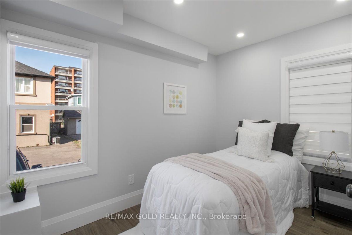 3 Wardrope Ave Property Photo 23