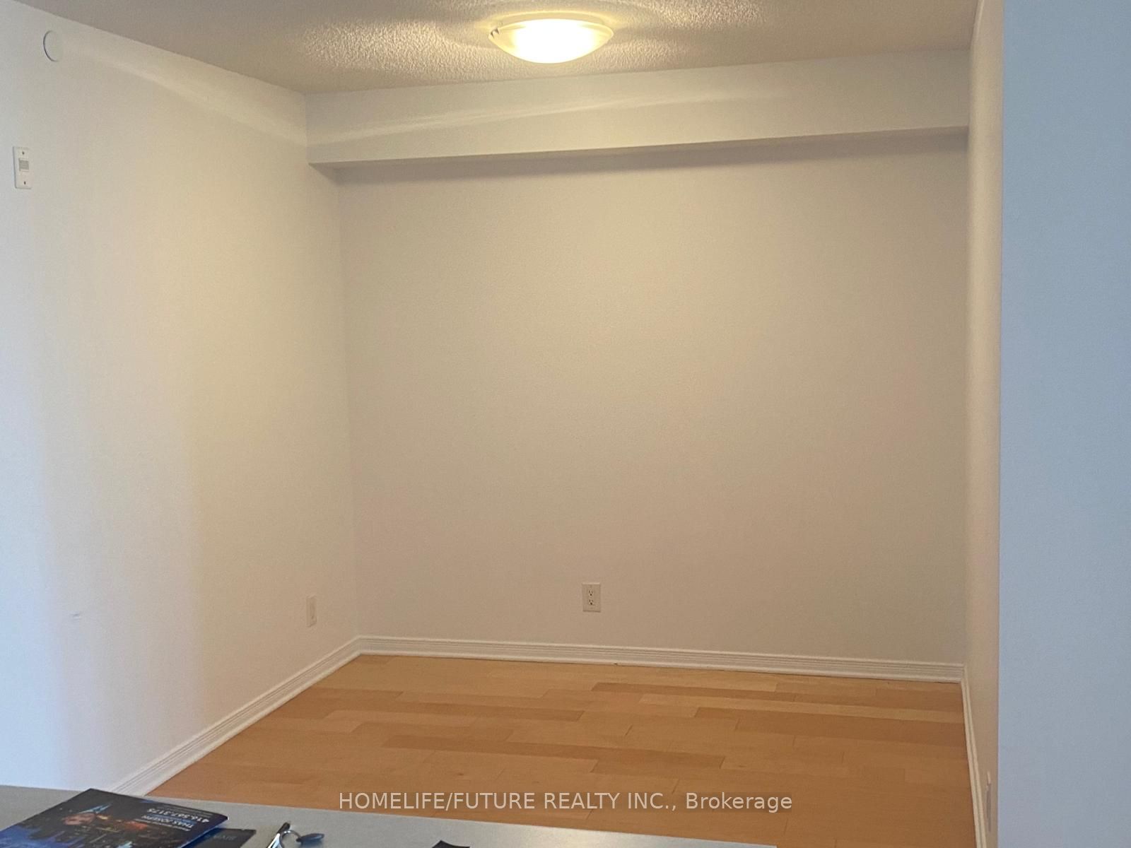 121 Queen St 8 Property Photo 12