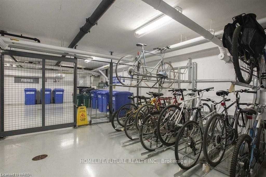 121 Queen St 8 Property Photo 17