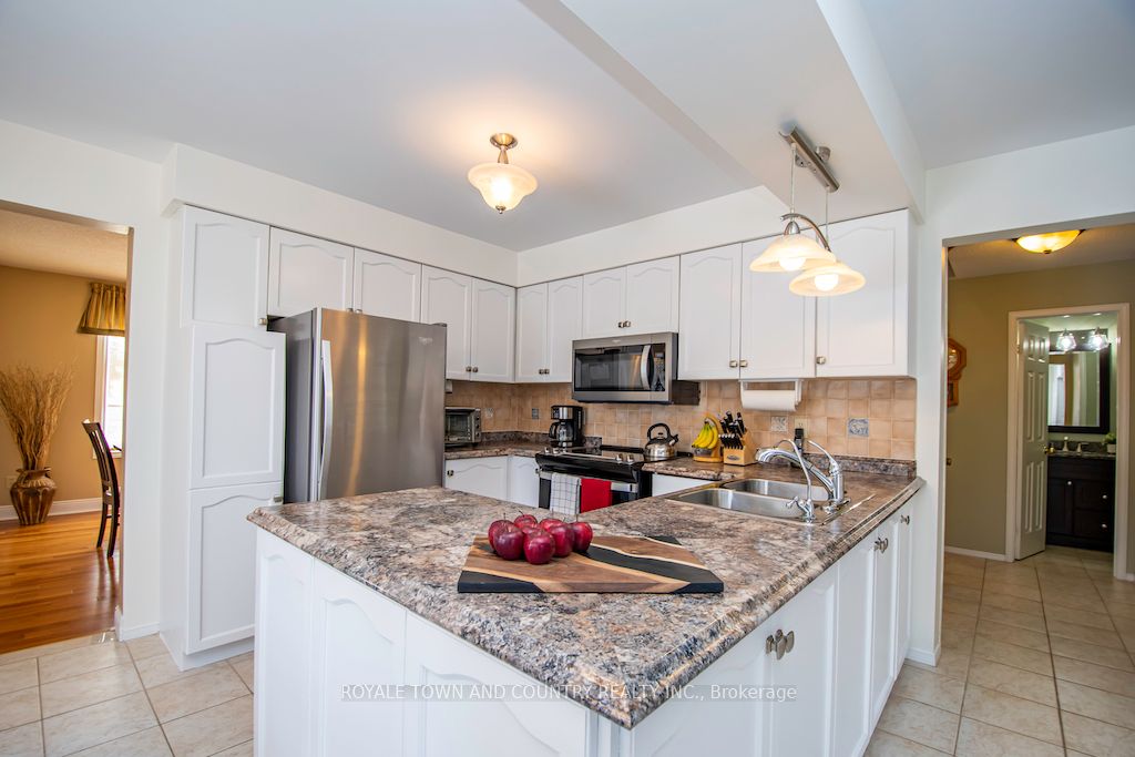 135 Sanderling Cres N Property Photo 14