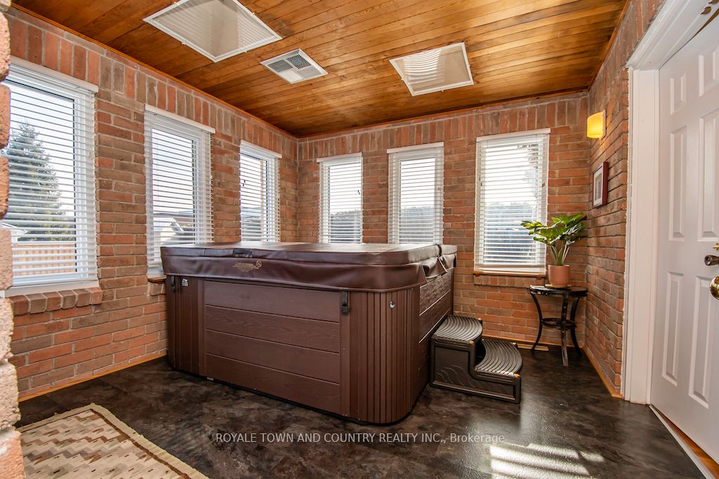 135 Sanderling Cres N Property Photo 18