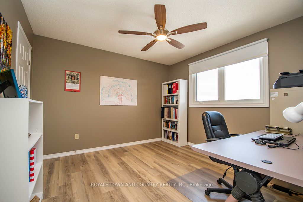 135 Sanderling Cres N Property Photo 27