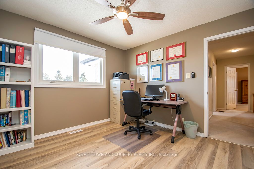 135 Sanderling Cres N Property Photo 28