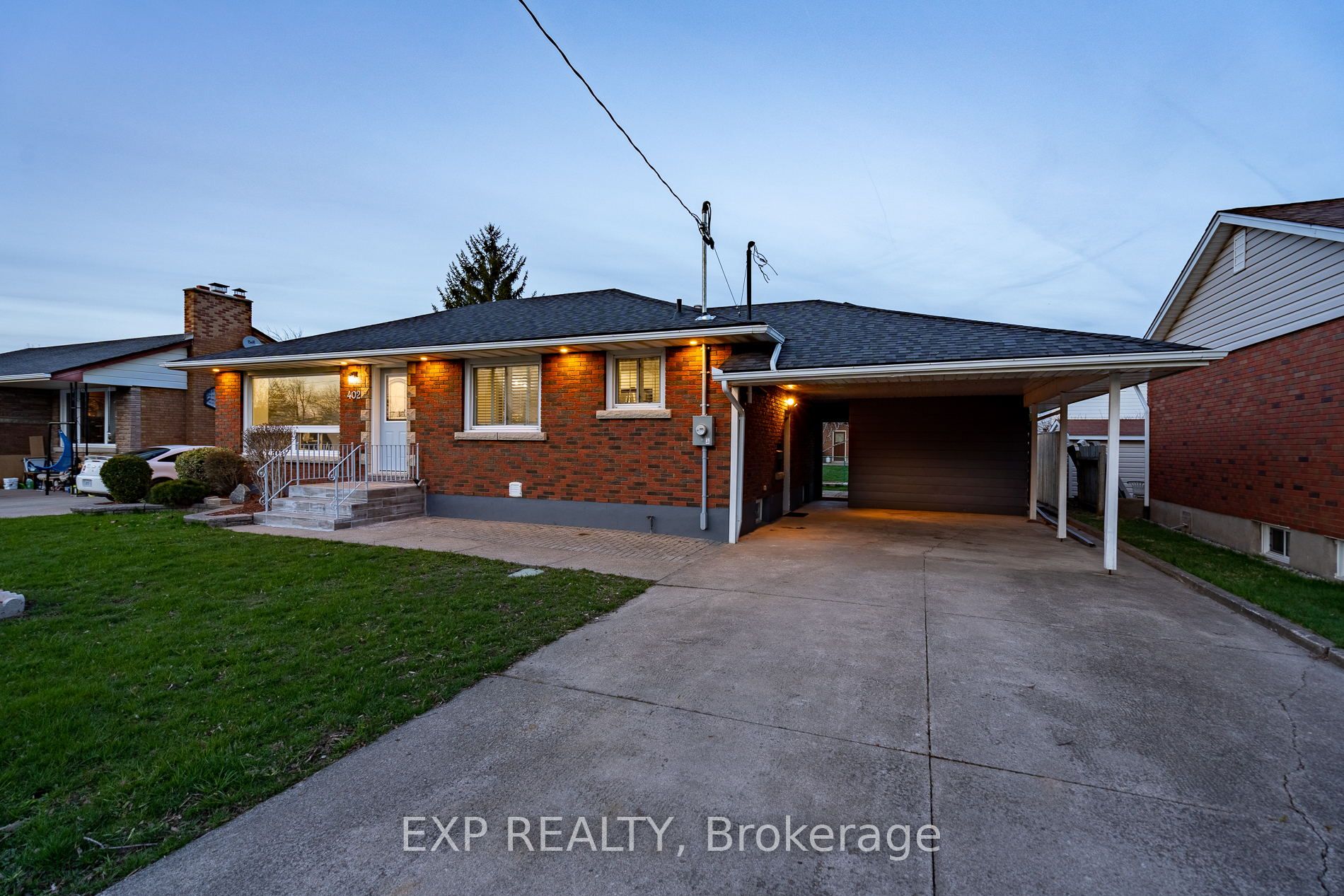 402 Grantham Ave Property Photo 3