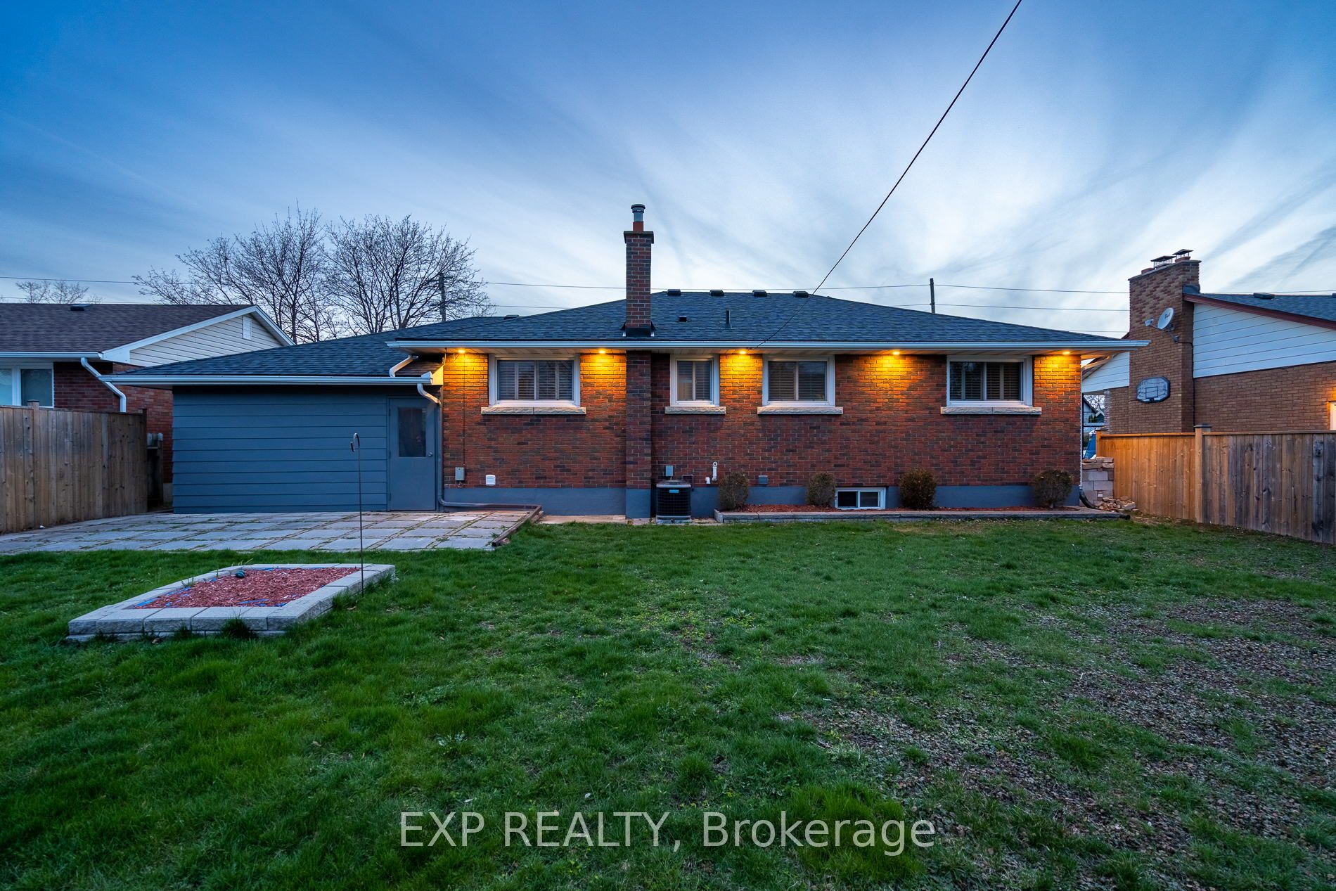 402 Grantham Ave Property Photo 4