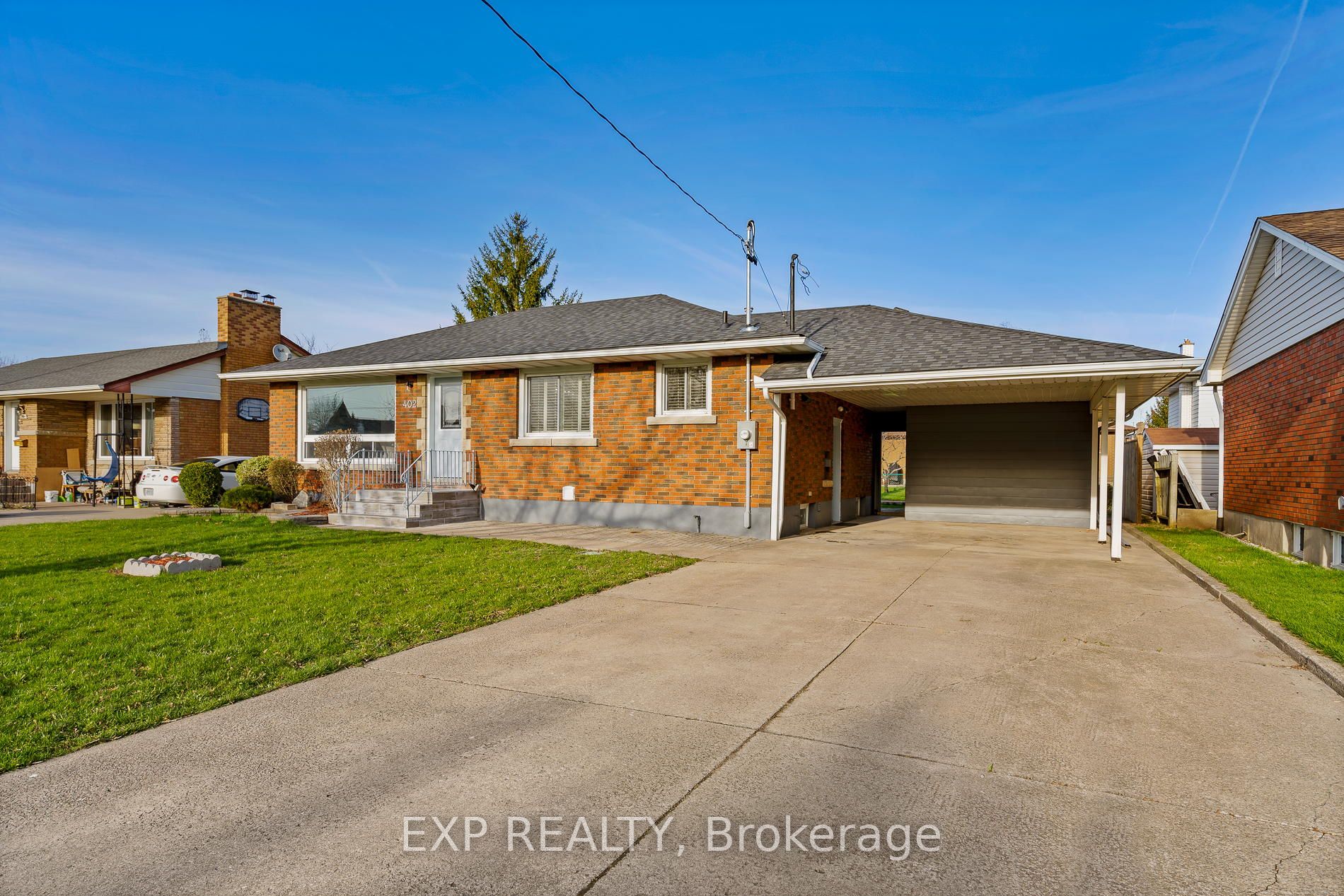 402 Grantham Ave Property Photo 6