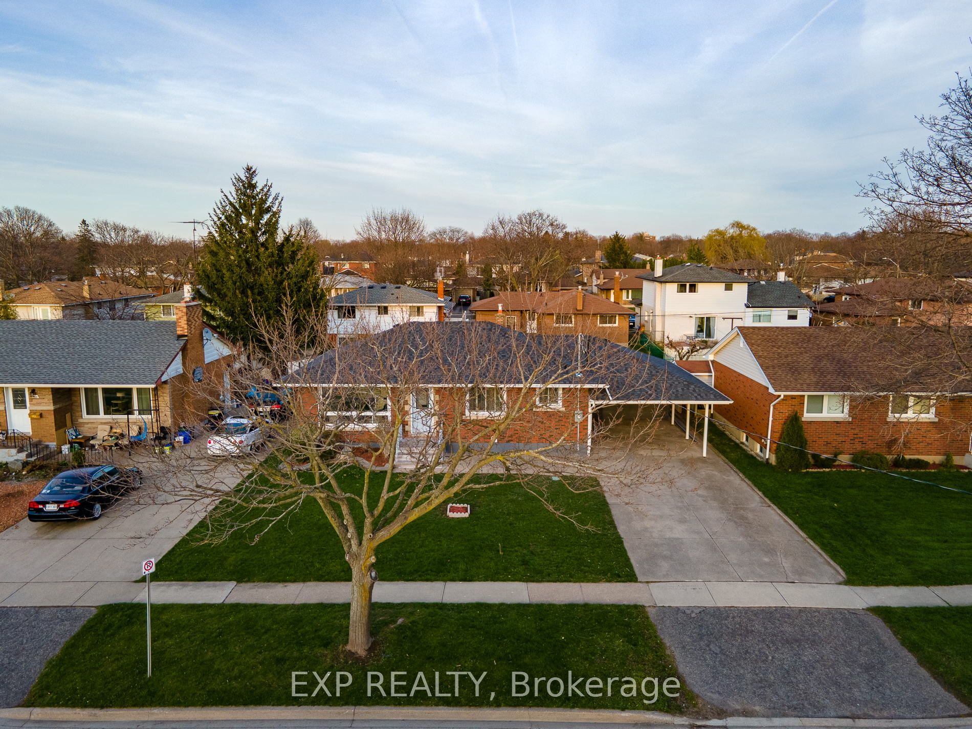 402 Grantham Ave Property Photo 37