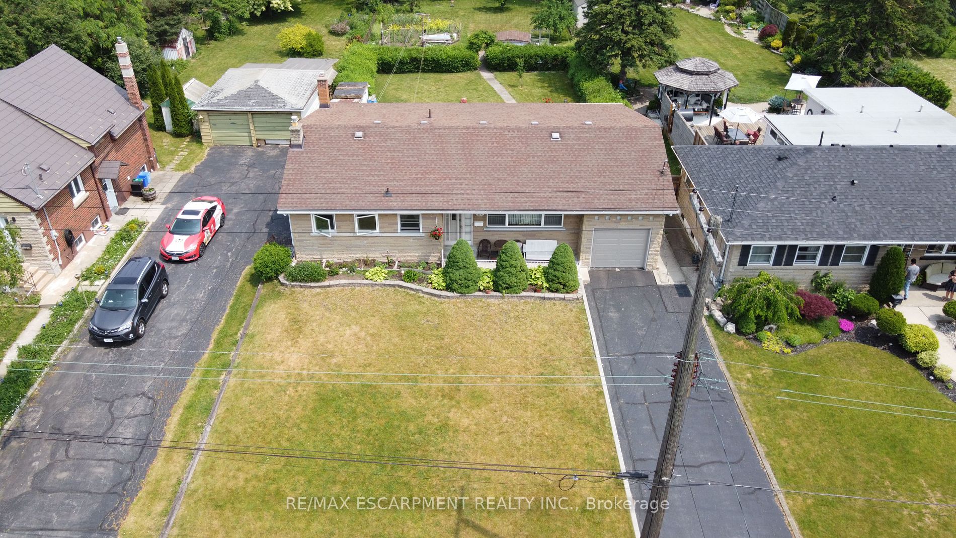 17 Sunning Hill Ave Property Photo 2