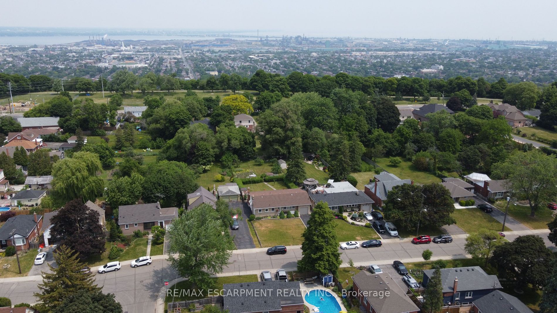 17 Sunning Hill Ave Property Photo 8