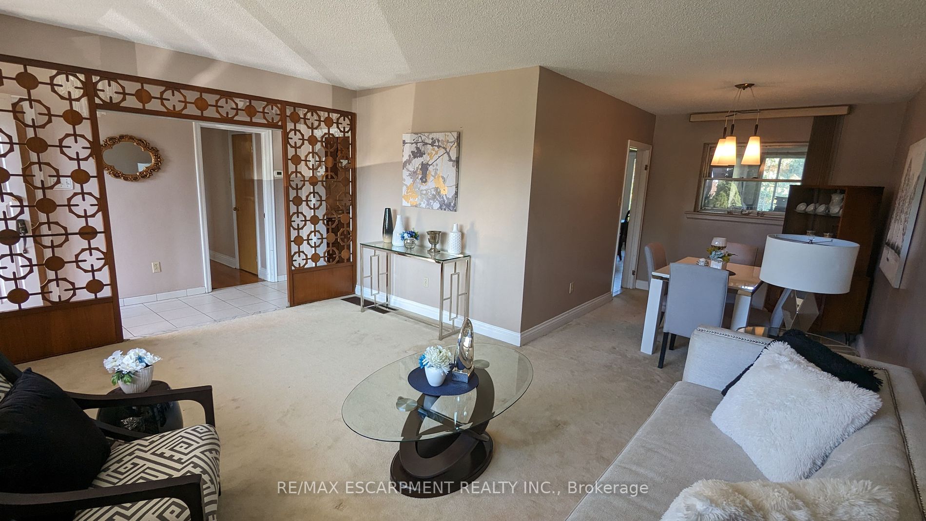 17 Sunning Hill Ave Property Photo 12