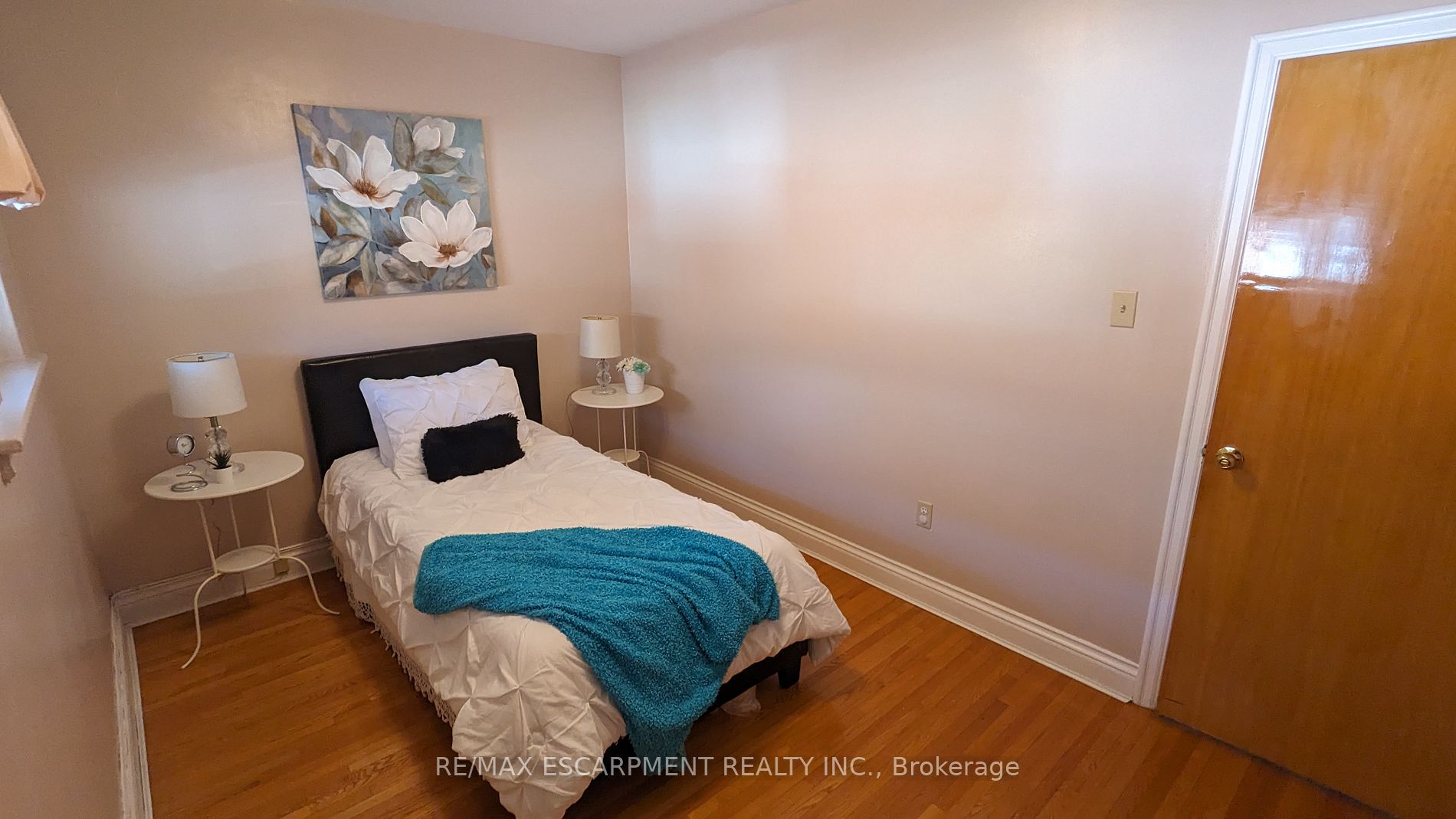 17 Sunning Hill Ave Property Photo 15