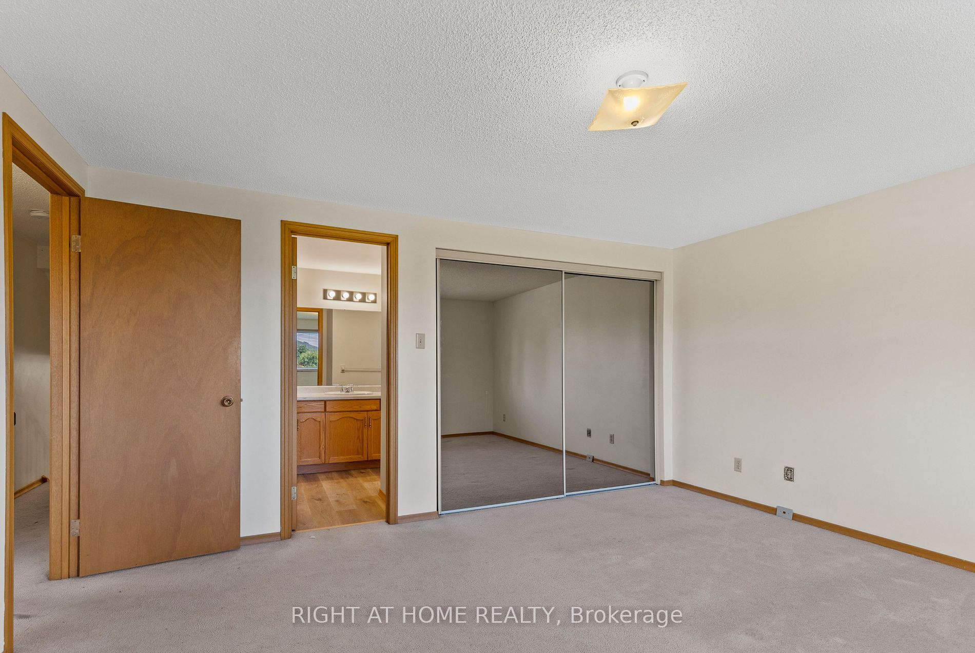 1 Lorilee Cres Property Photo 10