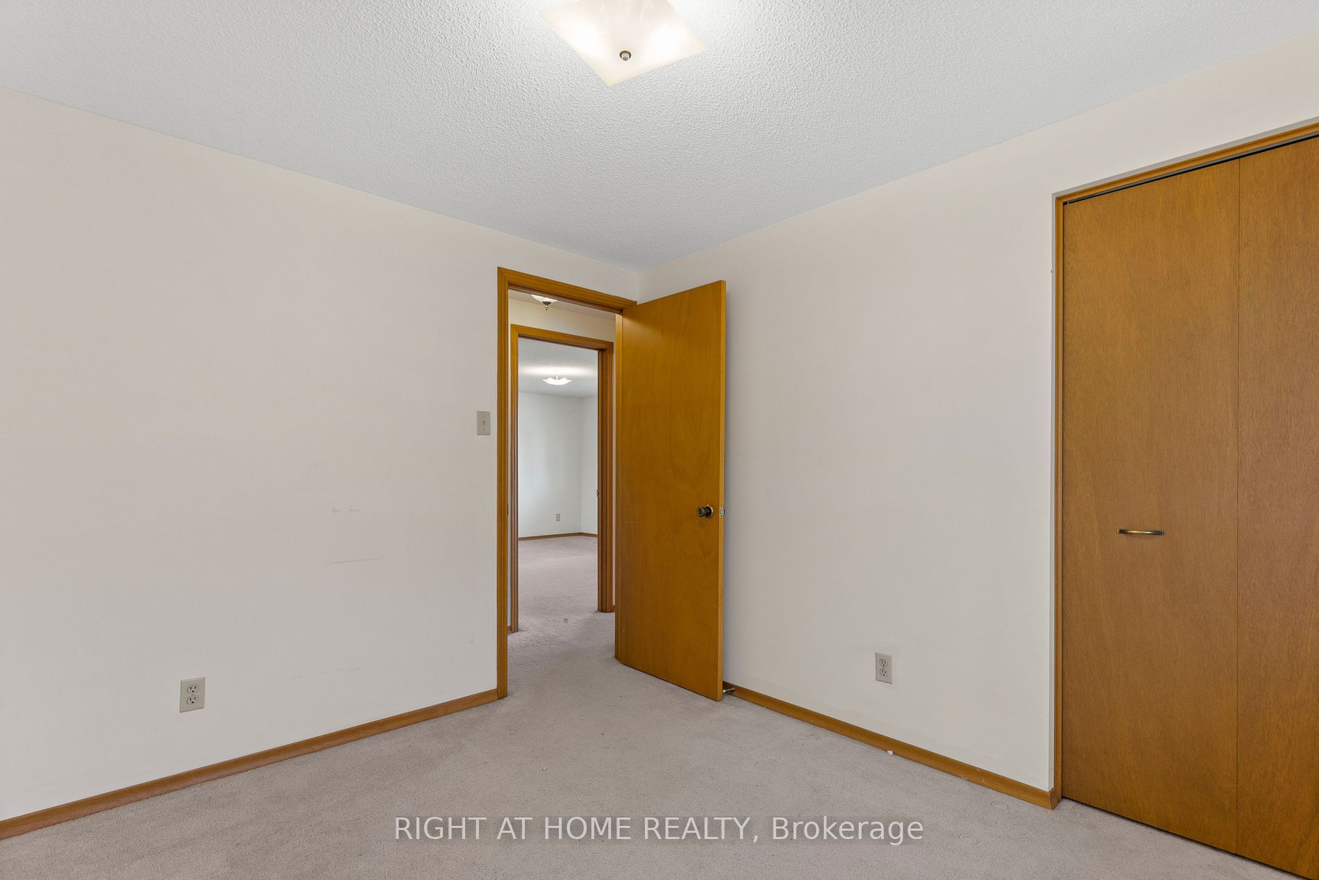 1 Lorilee Cres Property Photo 15