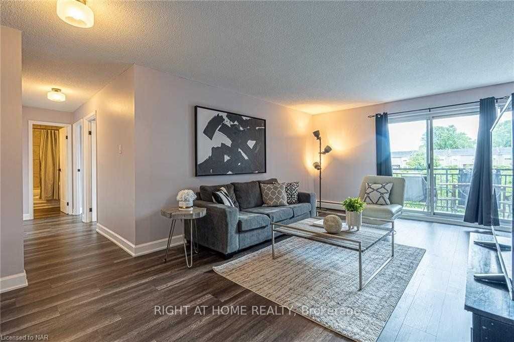242 Oakdale Ave 09 Property Photo 2