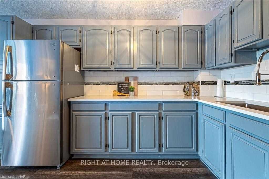 242 Oakdale Ave 09 Property Photo 6