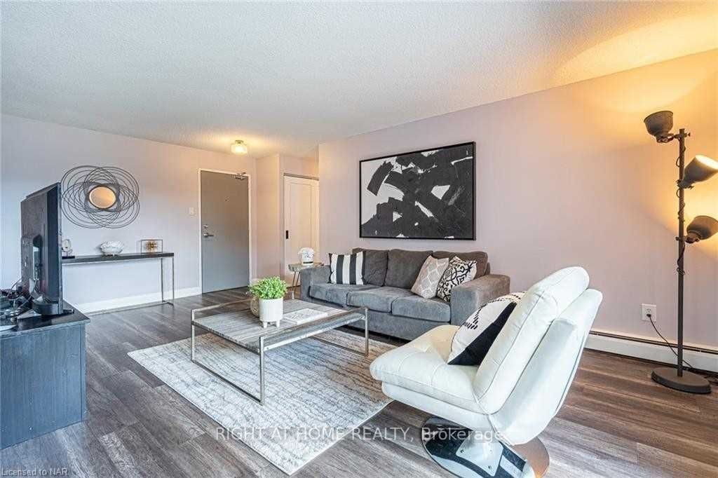 242 Oakdale Ave 09 Property Photo 12