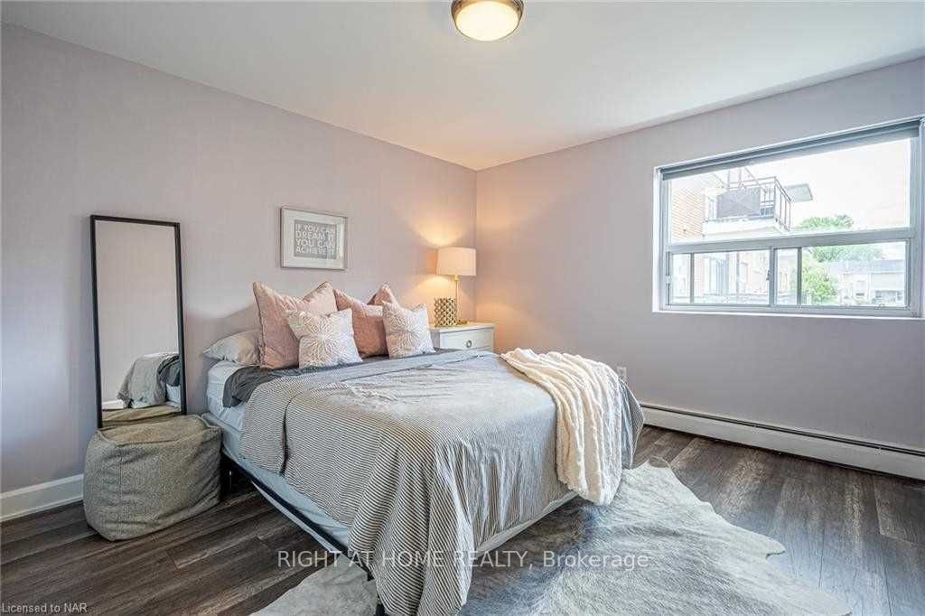 242 Oakdale Ave 09 Property Photo 14
