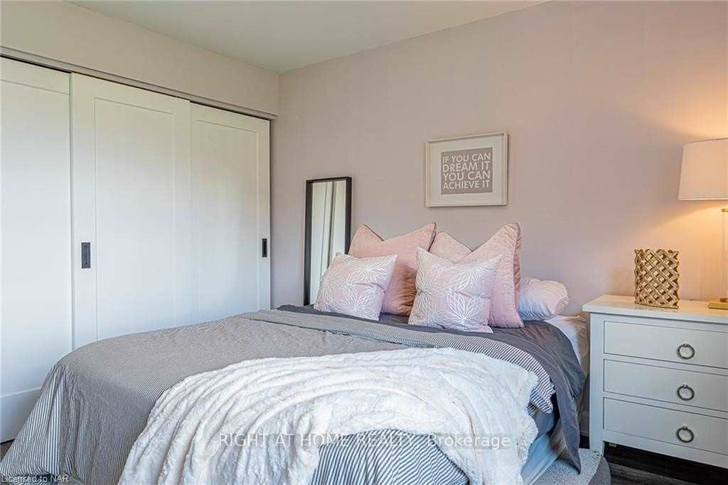 242 Oakdale Ave 09 Property Photo 15