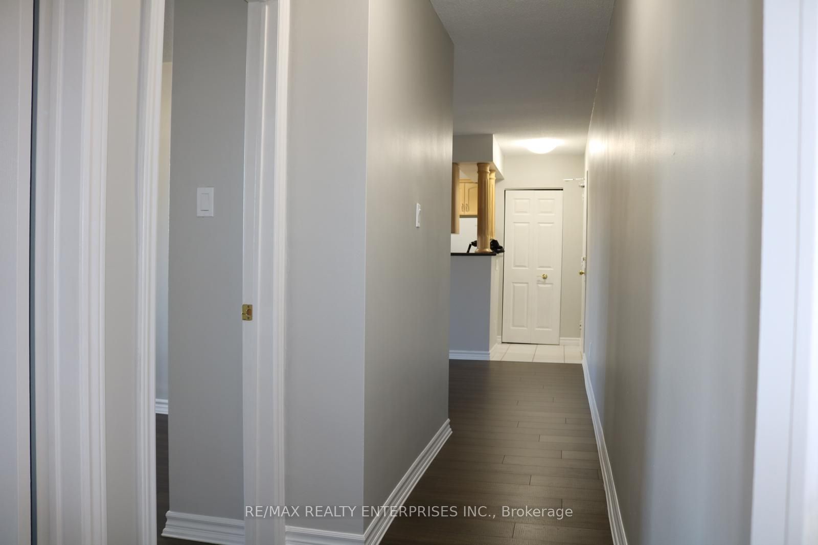 851 Queenston Rd 3 Property Photo 8
