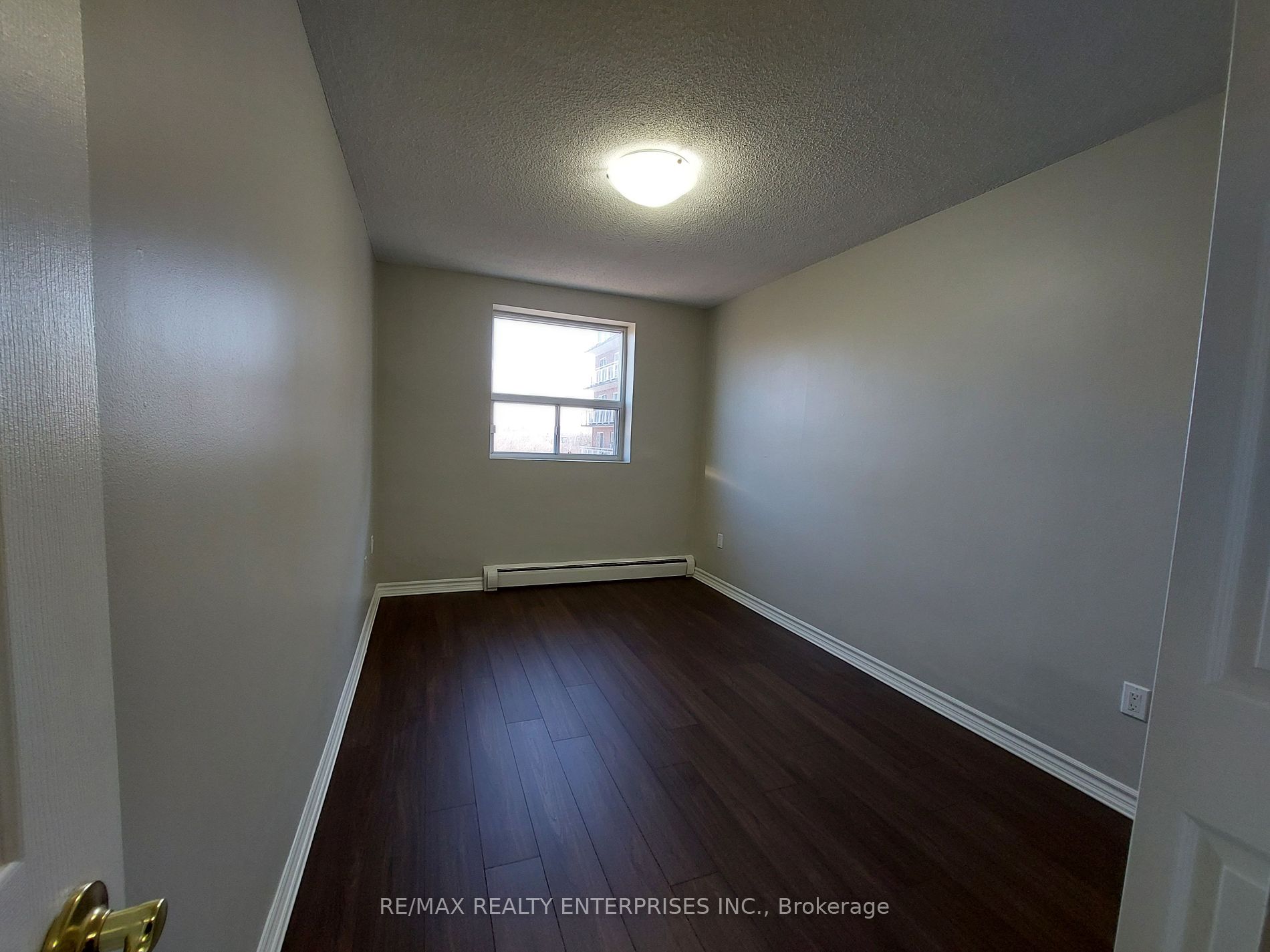 851 Queenston Rd 3 Property Photo 9